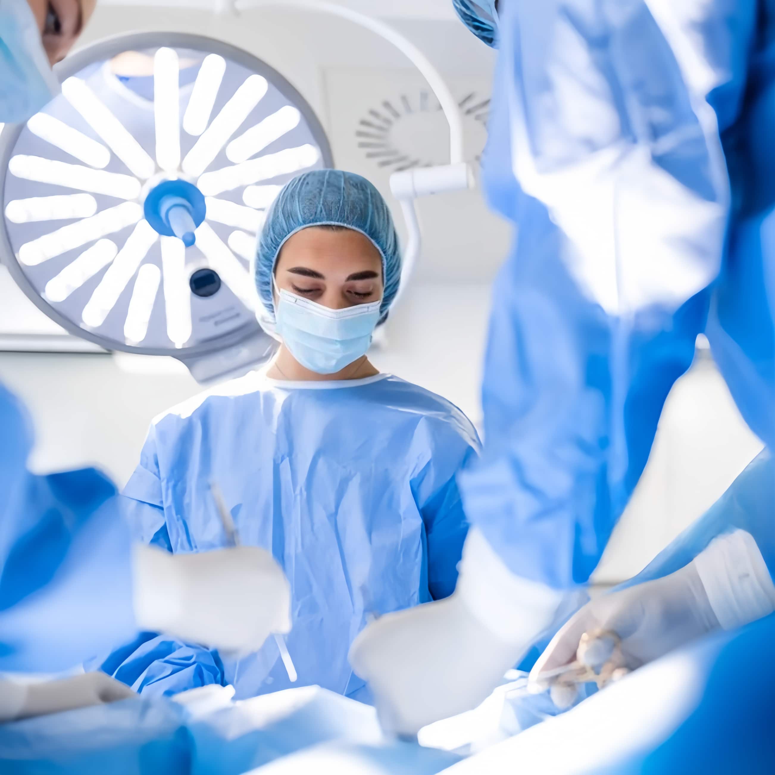 Batas quirúrgicas estériles: una barrera crucial para el control de infecciones